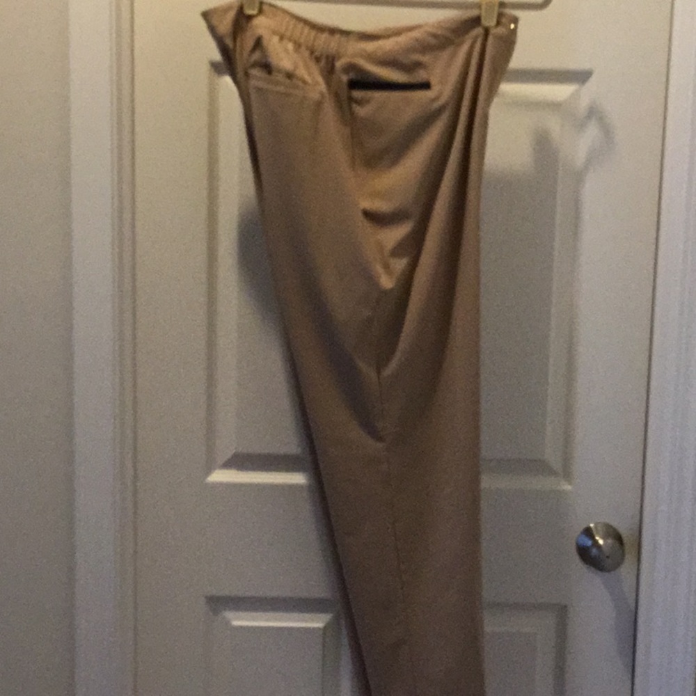 Silk with a touch of leather on pockets